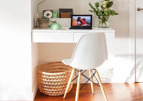 Escritorio Flotante.webp